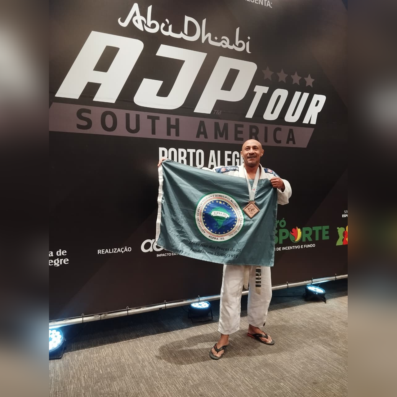 Equipe de jiu-jitsu da ASPRA-RS participa do AJP Tour South America